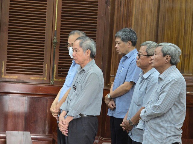 Xét xử nhóm cựu lãnh đạo Vinafood 2 chuyển nhượng trái phép khu ‘đất vàng' tại TPHCM