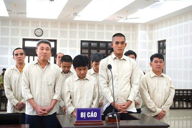 Loạt giám đốc hầu tòa trong đường dây mua bán 1,6 triệu cuốn sách giáo khoa giả