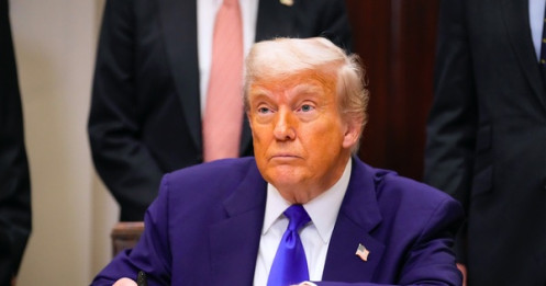 Tổng thống Mỹ Trump ký sắc lệnh yêu cầu giảm giá thuốc