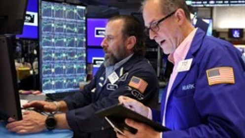 S&P 500 quay đầu tăng trong năm 2025 khi căng thẳng thương mại Mỹ - Trung dịu đi