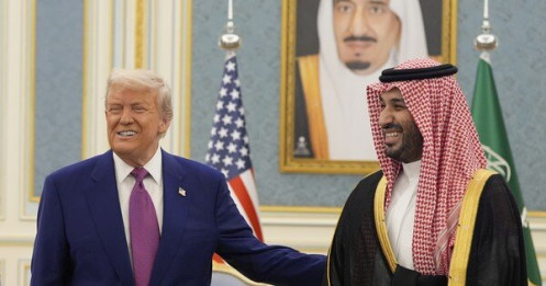 Tổng thống Mỹ Trump đưa ra tuyên bố bất ngờ với Syria, nhận ‘quà’ lớn ở Ả-rập Xê-út