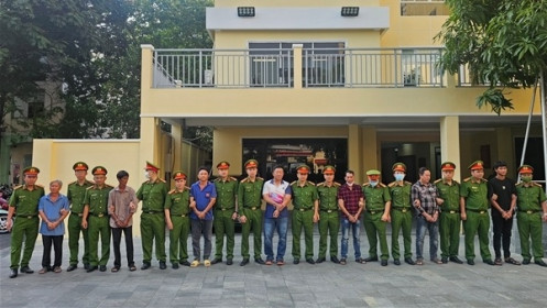 Bắt tạm giam thêm 34 bị can trong đường dây buôn lậu xăng dầu “khủng”