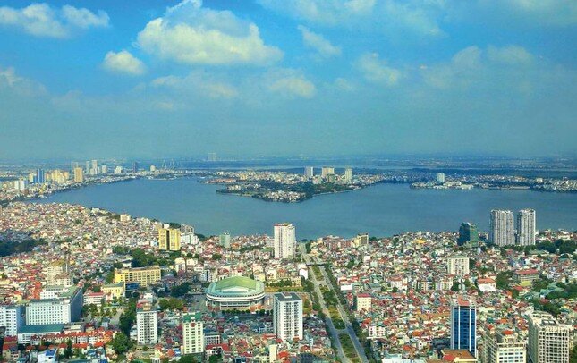 Tăng trưởng không thể bám mãi vào 'mặt đất'