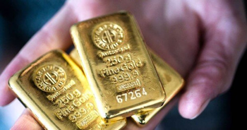 Giá vàng thế giới lao dốc mạnh nhất trong 6 tháng