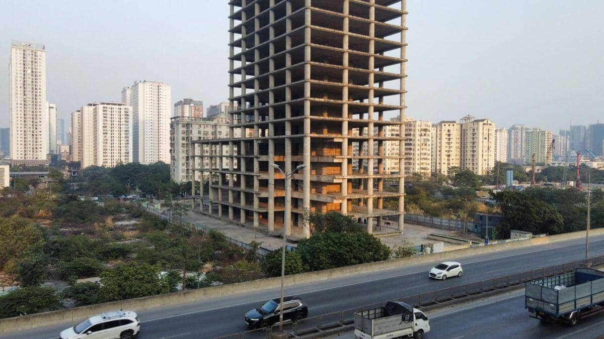 Tận thấy những tòa cao ốc chết yểu, bỏ hoang ở Hà Nội ảnh 14
