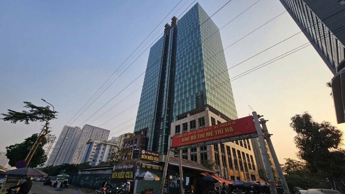 Tận thấy những tòa cao ốc chết yểu, bỏ hoang ở Hà Nội ảnh 11