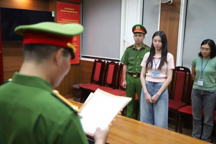Những cộng sự của Hoa hậu Thùy Tiên ở công ty bán buôn thực phẩm, mỹ phẩm