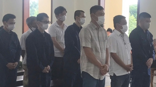 Nhận hối lộ gần 1 tỷ đồng, giám đốc trung tâm đăng kiểm lãnh 11 năm tù