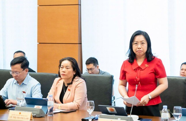 Đại biểu bức xúc vì chợ Ninh Hiệp bán công khai hàng giả, hàng nhái ảnh 1