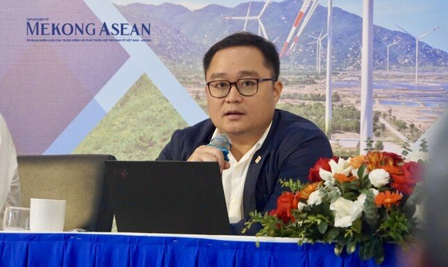 Con nhà đại gia mua cổ phiếu ồ ạt ảnh 1