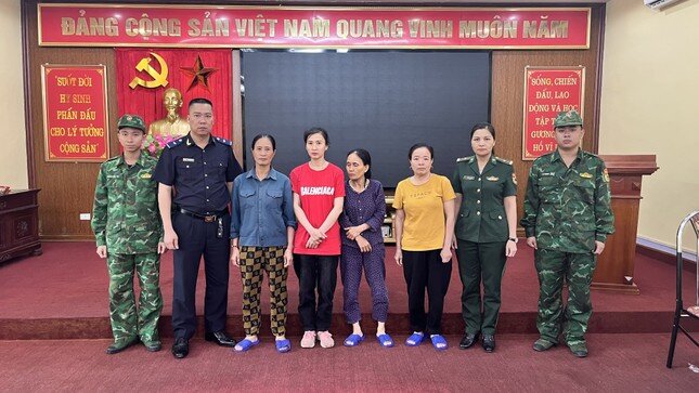 Vận chuyển trái phép 30 vạn Nhân dân tệ qua biên giới