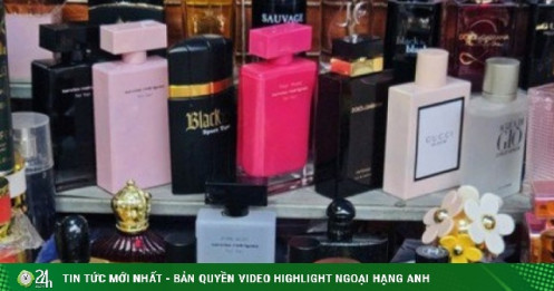 Bên trong khu chợ bán đồ gắn mác Dior, Gucci, Adidas giá vài chục nghìn đồng