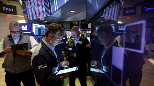 Chứng khoán Mỹ bứt phá nhờ hoãn áp thuế EU, cổ phiếu công nghệ dẫn dắt đà tăng