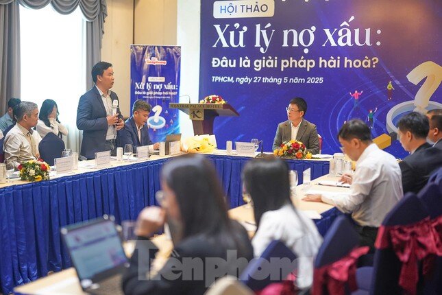 Luật hóa Nghị quyết 42: Cần hài hoà lợi ích ngân hàng và người vay vốn