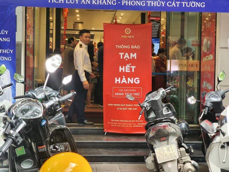 Giá vàng biến động mạnh, nên mua vào hay bán chốt lời?