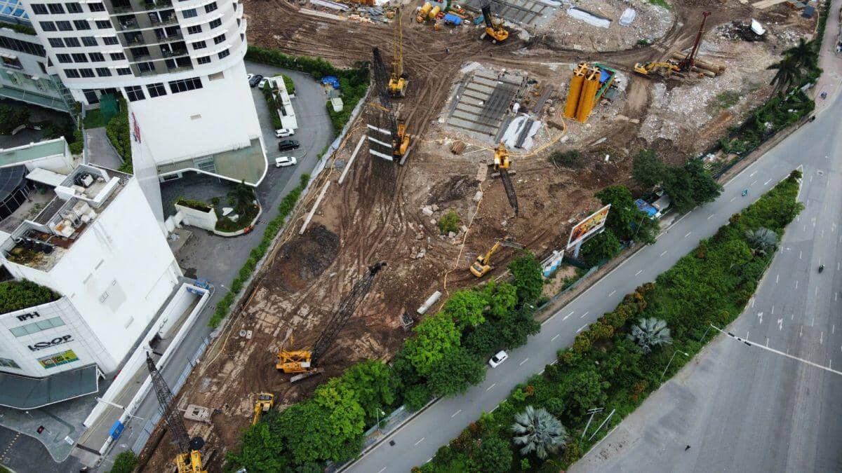 Cận cảnh khu 'đất vàng' 3 mặt tiền ở Hà Nội được đổi chủ sau nhiều năm bỏ hoang