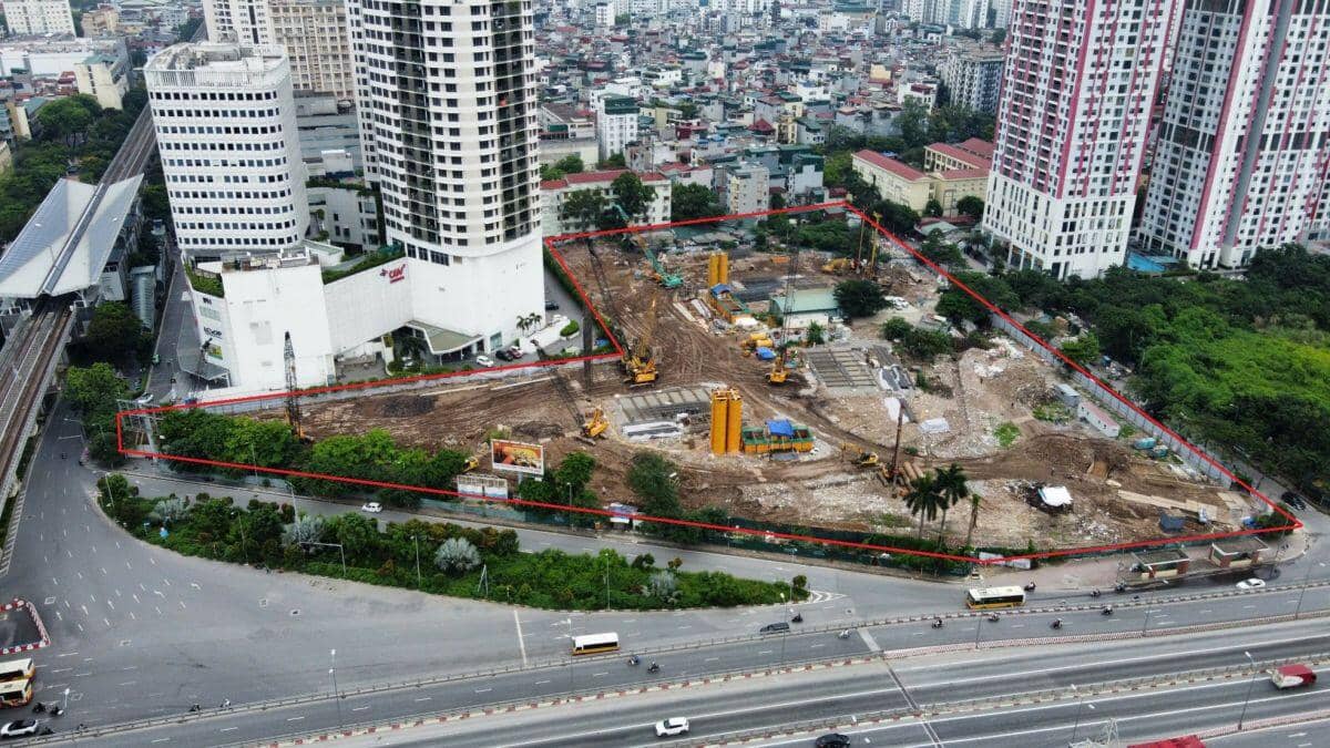 Cận cảnh khu 'đất vàng' 3 mặt tiền ở Hà Nội được đổi chủ sau nhiều năm bỏ hoang