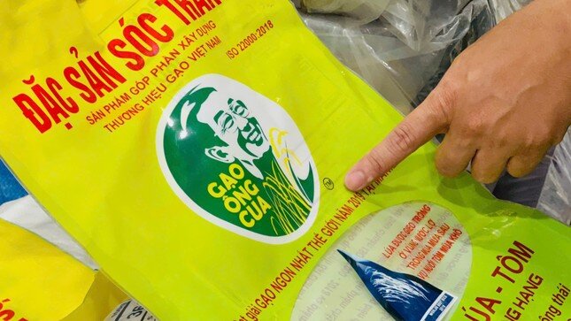 Hà Nội: Hai chủ cửa hàng bắt tay sản xuất, tiêu thụ hàng chục tấn gạo ST25 giả ảnh 3
