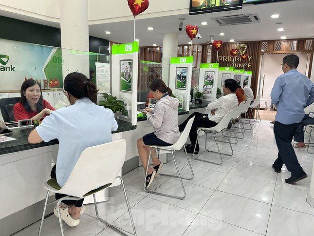 Doanh nghiệp vật vã trong nắng hạn vừa gặp cơn mưa rào ảnh 4