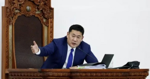 Thủ tướng Mông Cổ từ chức sau màn cầu hôn xa xỉ của con trai