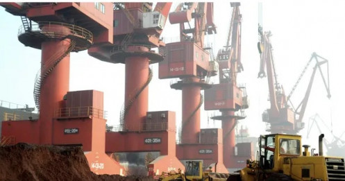 Ngành ô tô toàn cầu nguy cơ tê liệt vì lệnh cấm của Trung Quốc