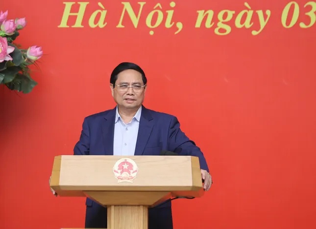 Thủ tướng: Tiết kiệm chi thường xuyên để dành nguồn lực cho dự án lớn