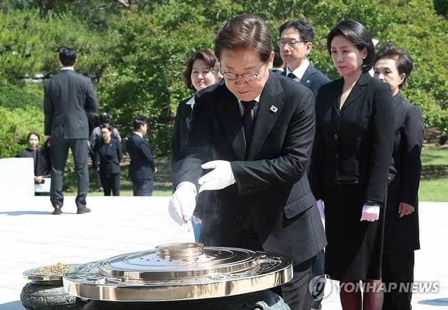 Tân tổng thống Hàn Quốc cam kết hàn gắn đất nước và phục hồi kinh tế ảnh 2