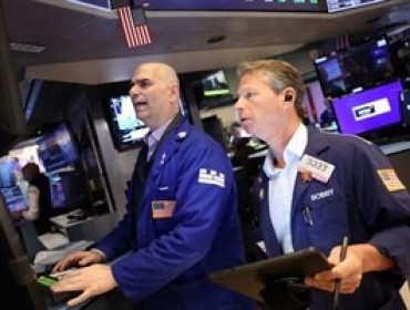 Dow Jones giảm điểm, đứt mạch 4 phiên tăng liền