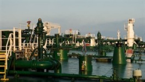 Dầu giảm khi sản lượng của OPEC+ tăng và lo ngại về triển vọng kinh tế toàn cầu
