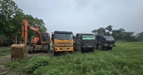 Luật sư nói về vụ hủy hoại tài sản, khai thác đất trái phép trong đêm ở Hà Nội