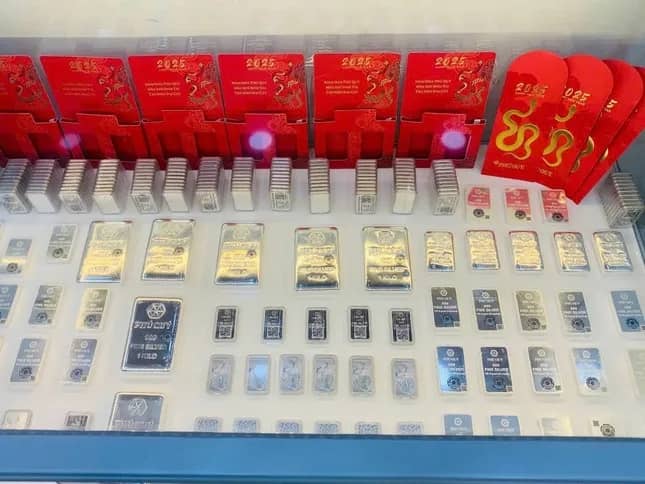 Giá bạc dựng đứng lập kỷ lục 13 năm, bạc trong nước vụt tăng theo