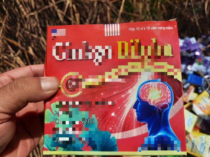 Phát hiện số lượng lớn thuốc, thực phẩm chức năng bỏ ở vùng ven TP HCM