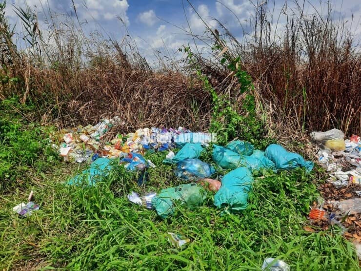 Phát hiện số lượng lớn thuốc, thực phẩm chức năng bỏ ở vùng ven TP HCM