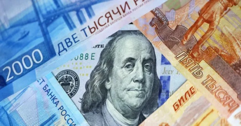 'Vượt mặt' đồng USD, tiền Nga tăng giá mạnh nhất thế giới