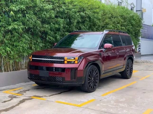 Xe gầm cao cỡ D đua giảm giá ảnh 3