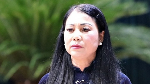 Cựu Bí thư Tỉnh ủy Hoàng Thị Thúy Lan hầu tòa vào ngày 24/6