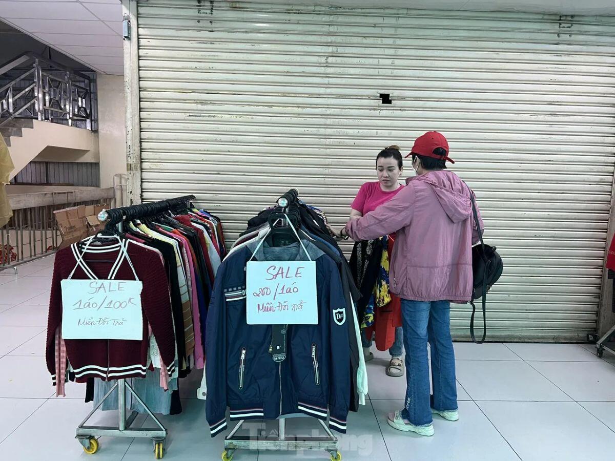 Cảnh chưa từng thấy tại những 'thiên đường mua sắm' ở TPHCM