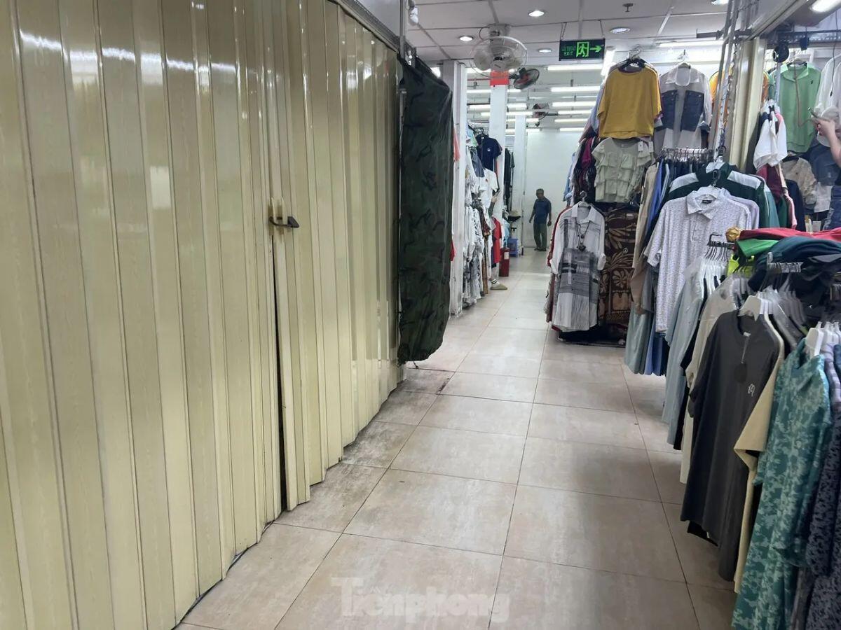 Cảnh chưa từng thấy tại những 'thiên đường mua sắm' ở TPHCM