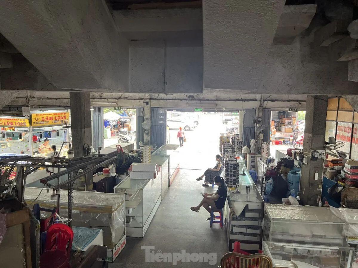 Cảnh chưa từng thấy tại những 'thiên đường mua sắm' ở TPHCM