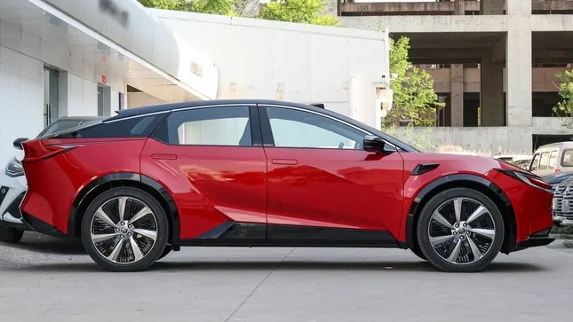 Toyota bán thêm xe điện giá rẻ ảnh 2