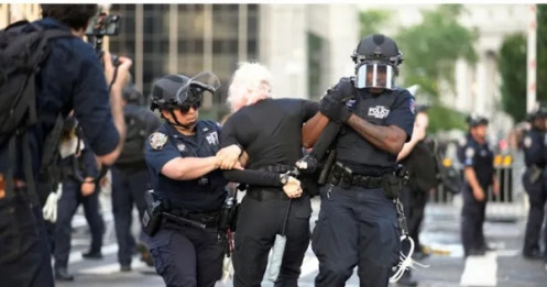 Los Angeles bị giới nghiêm, Thống đốc California cảnh báo khủng hoảng quốc gia