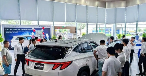 Thị trường ô tô trong nước vẫn chưa thể bật tăng