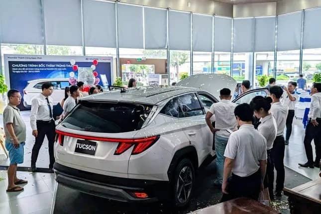 Thị trường ô tô trong nước vẫn chưa thể bật tăng ảnh 2