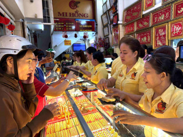 Sự kiện: Biến động giá vàng