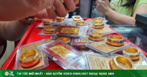 Giá vàng ngày càng tăng, người mua vàng suốt 15 năm với bảng liệt kê đầy bất ngờ