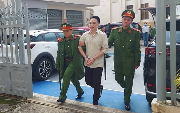 Cựu nhân viên ngân hàng lừa tiền đáo hạn lãnh 12 năm tù