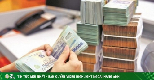 Lãi tiết kiệm giảm mạnh, bất ngờ số tiền người dân đem gửi ngân hàng lấy lãi