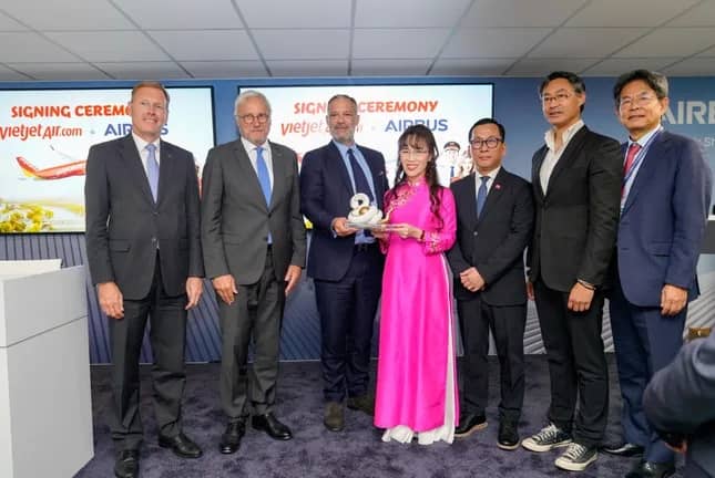 Vietjet đặt hàng mới 100 máy bay A320/ A321neo