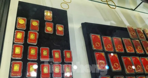 Giá vàng SJC đứng im, vàng nhẫn tiếp đà giảm