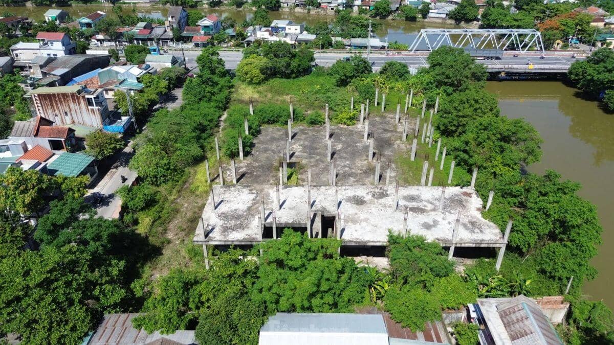 Sau 15 năm dự án khu thương mại giữa trung tâm Huế vẫn thành bãi hoang ảnh 4